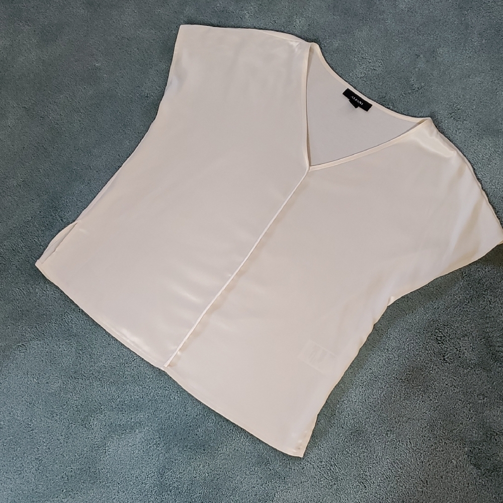 Unstructured Cream V-Neck Women's Top by ALFANI